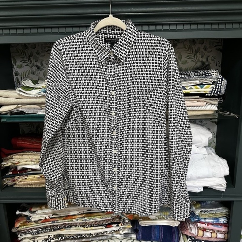 Banana‎ Republic Women's Black Heart Print Button Long Sleeve Blouse Size 12
